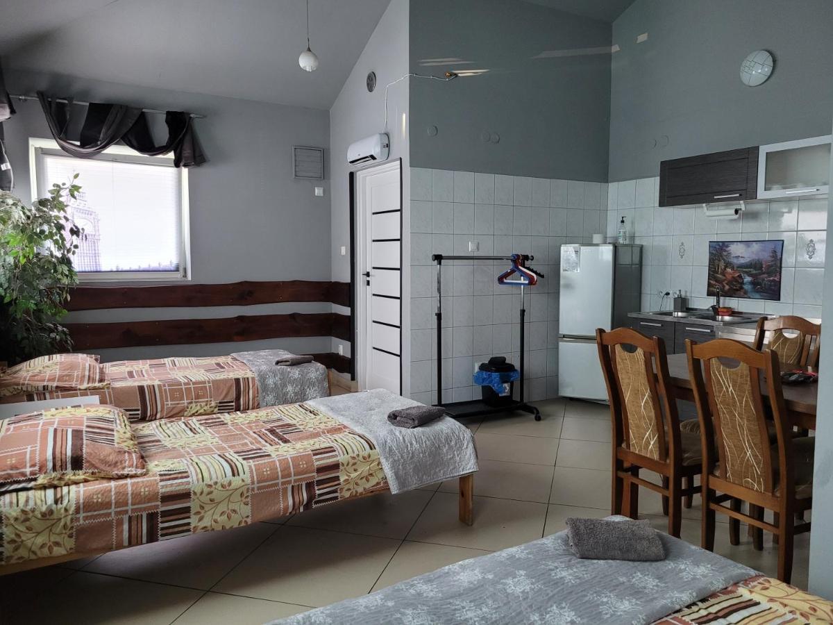 Sebar Hotel Gorzyce  Buitenkant foto